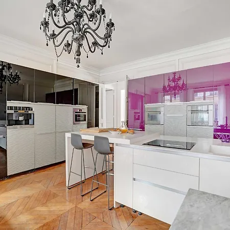 Superbe Haussmannien 4br 10p Parc Monceau *